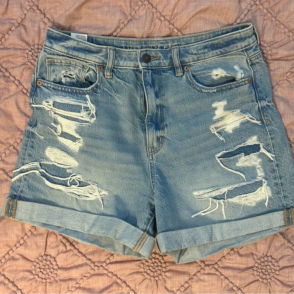 Distressed high waisted shorts
